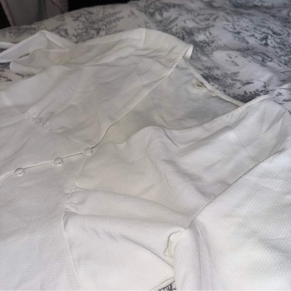 Lightweight White V-Neck Button Front Women’s Top - Picture 7 of 10